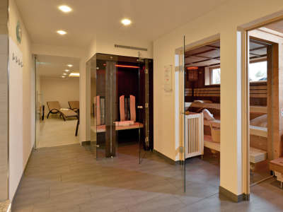 Hotel-Garni-Jenewein-Mayrhofen-Hauptstrasse-452-Petra-Sinnhuber-Wellness.jpg